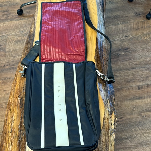 Nike golf cross bag. Caddy scorekeeper Messenger shoulder bag. - Picture 2 of 3